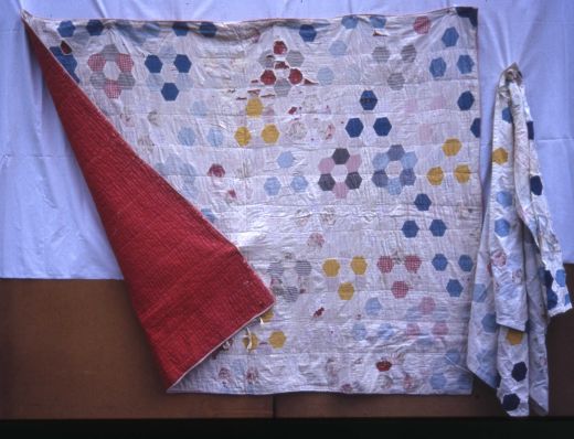 Hexagons On Comfy Quilt