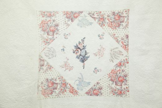 Frame Quilt with Broderie Perse